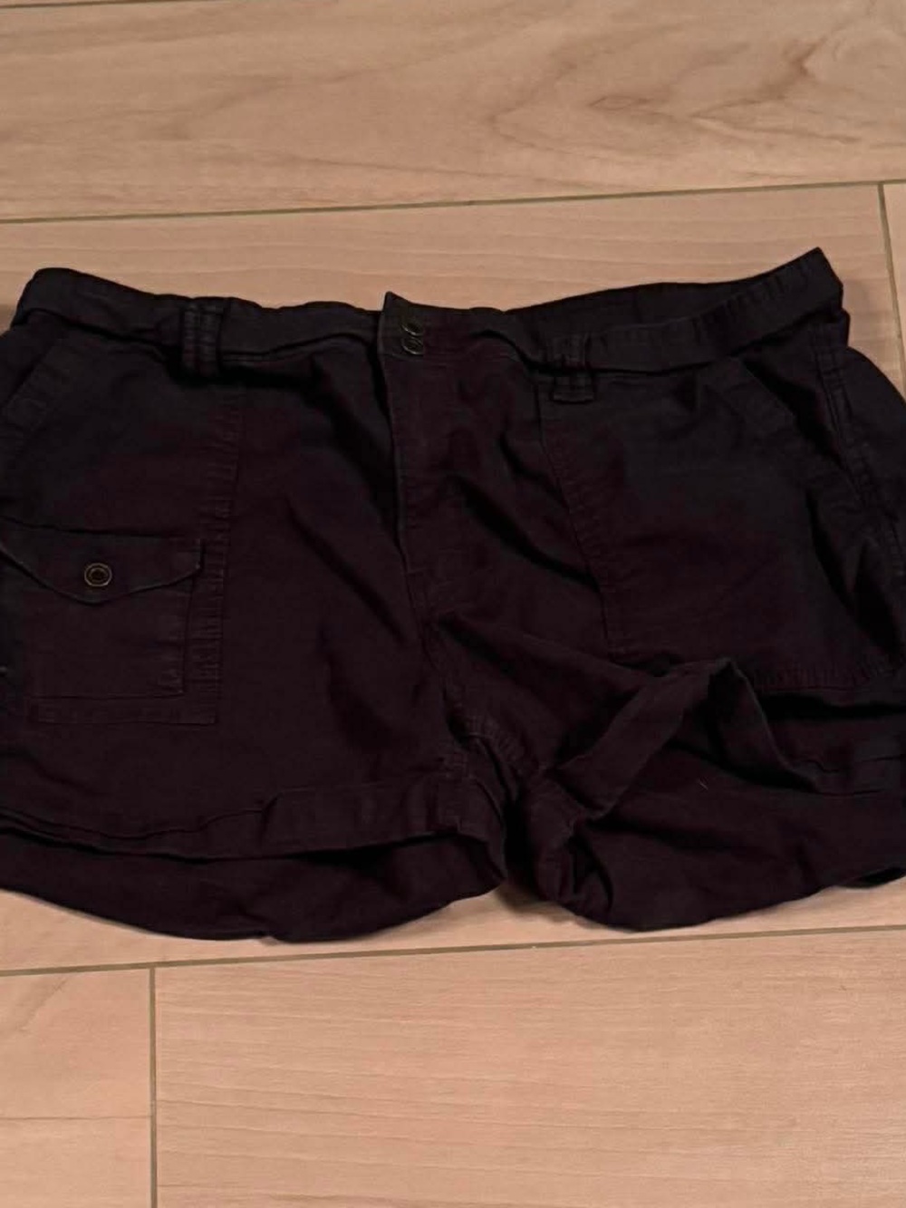 Time and Tru Black Cargo Shorts size 18 - Picture 5 of 6